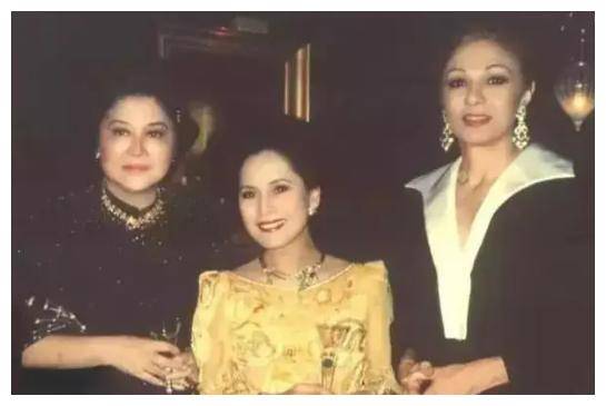 黛薇夫人 从东京艺伎到印尼总统第三夫人!美貌究竟教会人哪些道