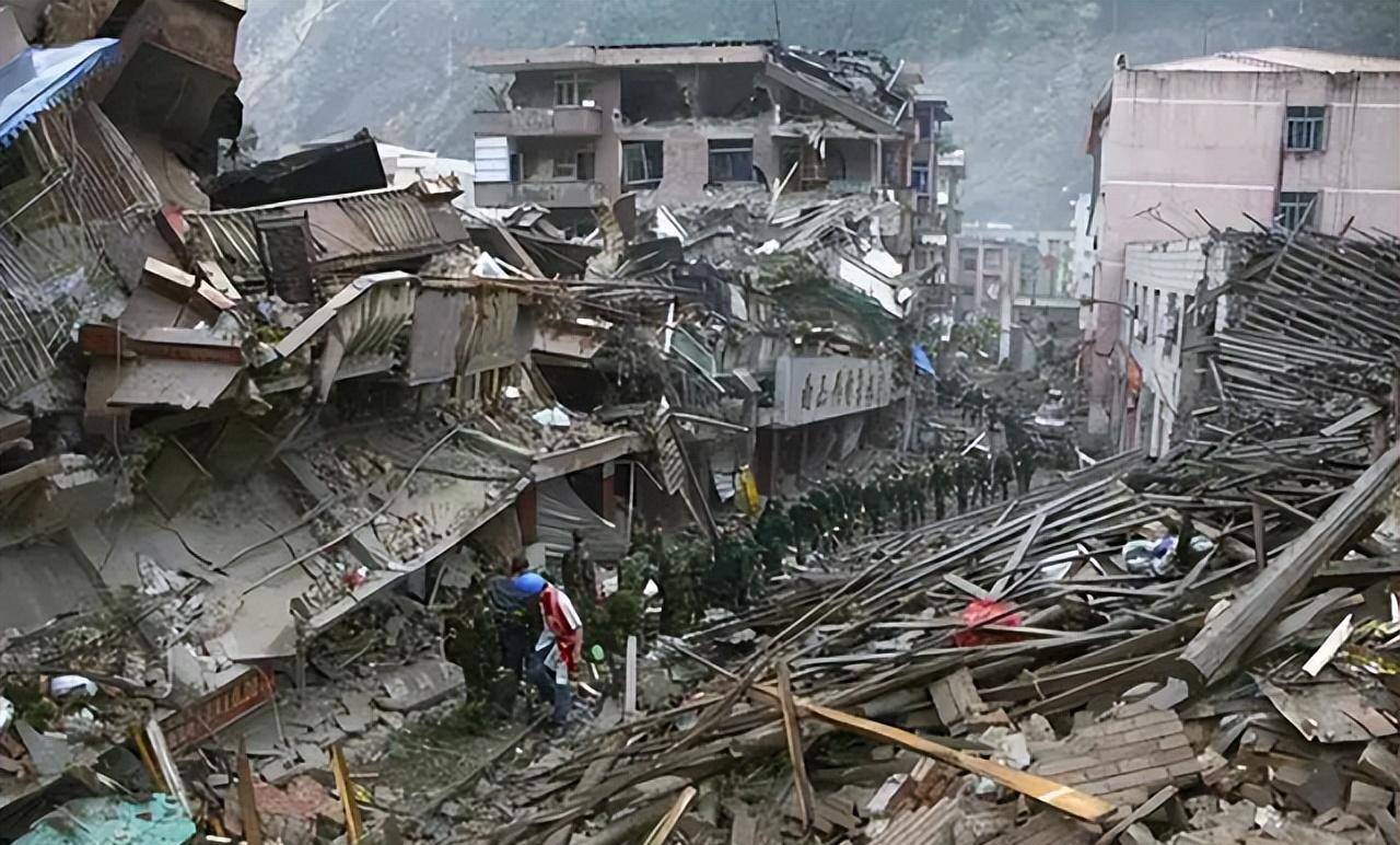 汶川大地震时的图片图片