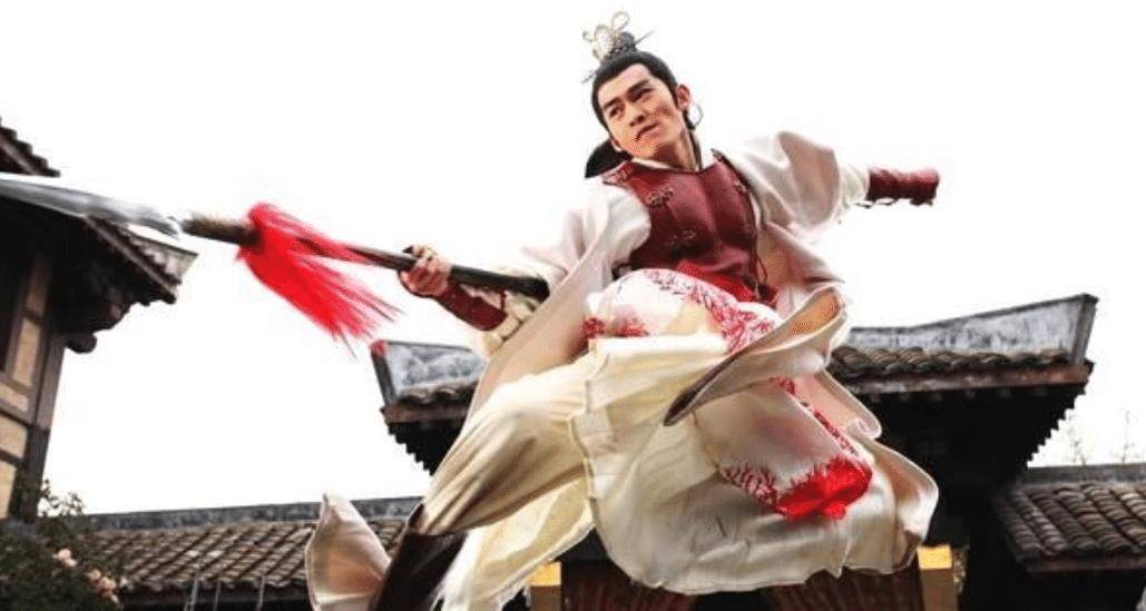 古代的"枪"杆是用什么东西做成的?并非铁棍,一般人用不起
