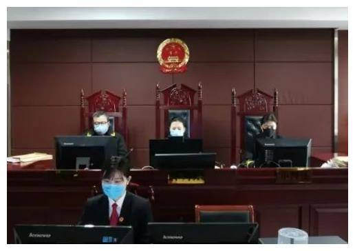 酉阳法院认为,突然发现养育多年的子女不是自己亲生,对崔某在精神上