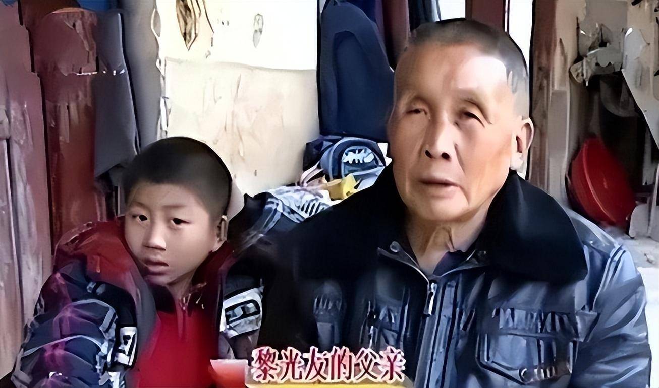 回顾63岁老汉为传宗接代,捡16岁流浪女当老婆,刚生完孩子后悔了