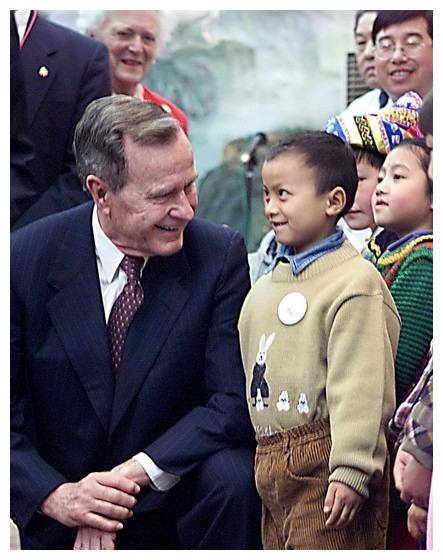 47年前中国还很贫弱,老布什却说:我看到世界的未来在北京