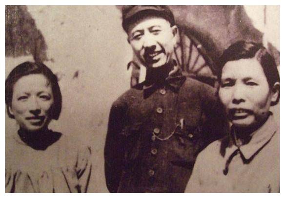 丑子冈是一位久经考验的革命战士,但是刘华北的惨死依然让她坚毅的