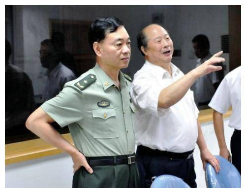 个子女,全都进了部队,儿子犯错后,许世友:给我枪毙_华山_许光_许建军