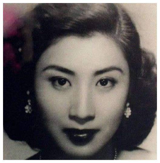 张灵甫去世后:年仅19岁的王玉龄成了寡妇,此后孑然一身,从未他嫁_张夫人_蒋介石_洗头