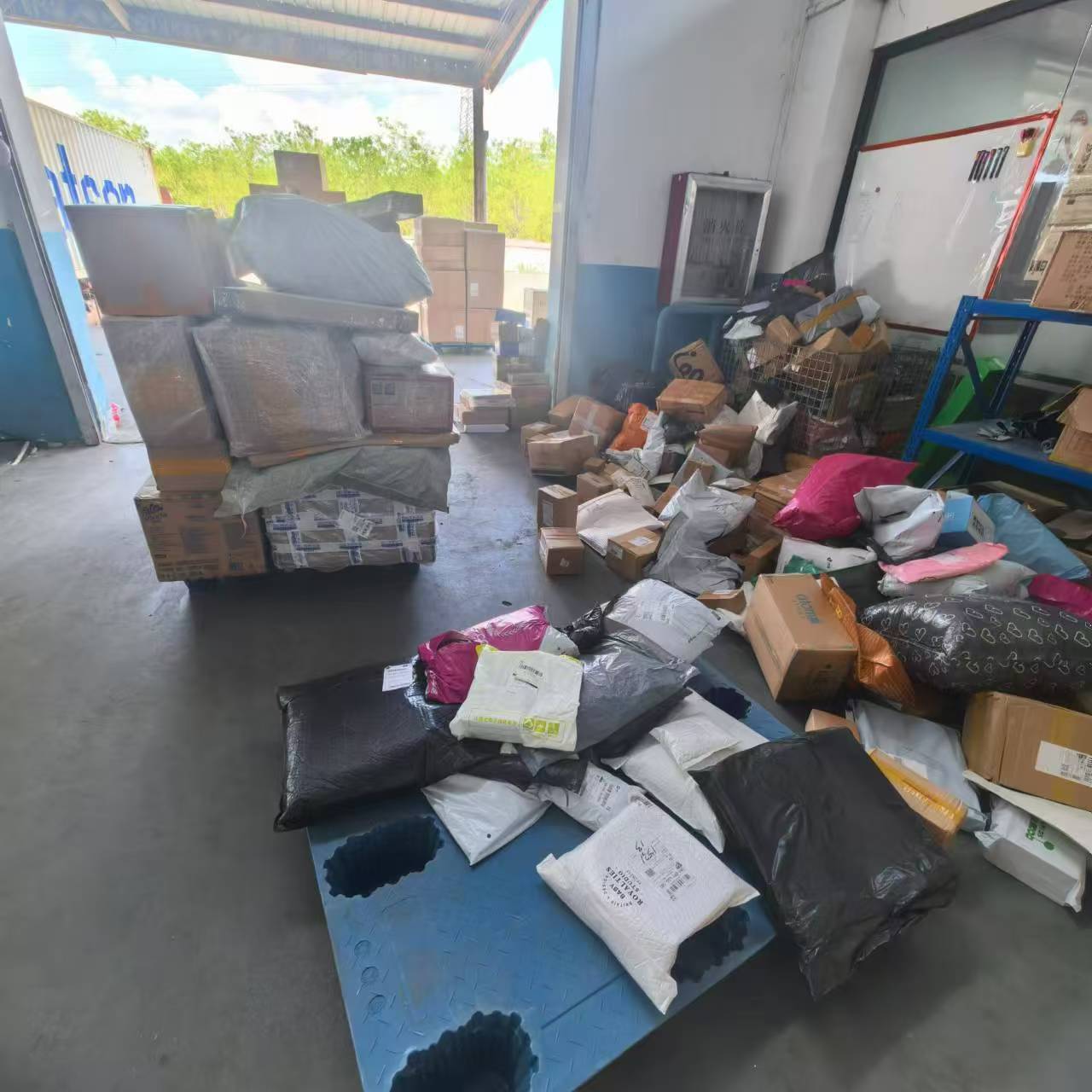 一带一路电商物流的简单介绍 一带一起
电商物流的简单

先容
《电商物流一体化》 一带一路