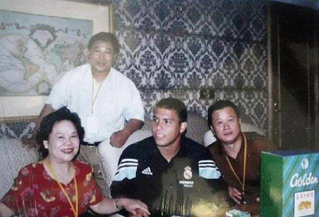 红极一时的"金嗓子"为啥不见了?2年后,罗纳尔多才知道被骗了