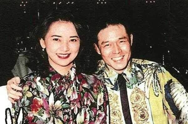 大学期间,胡慧中拍摄了多部电影,与同期出现的台湾影星胡冠珍并称为"