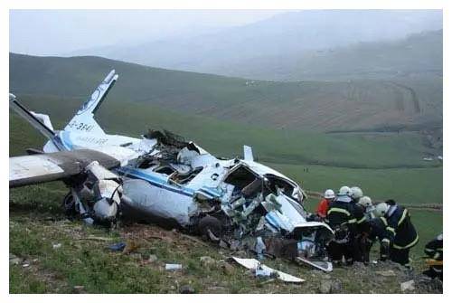 盘点中国的十大空难,事故原因各种各样,有天灾,也有人祸_飞机_空军