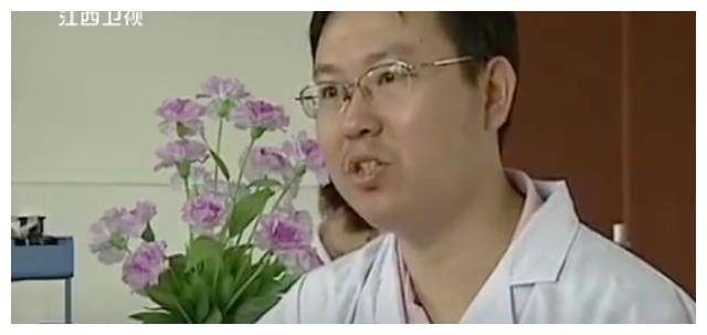 "蛇王"许小武:口水可解各类蛇毒,专家上门请教遭拒,只传家人