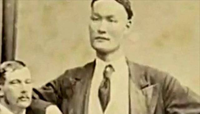 清朝巨人詹世钗,娶英国妻子,身高约2米7,子女后来生活如何?