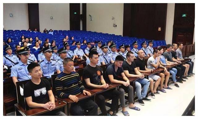 长沙黑老大"文三爷":花2000万策反协警逃狱,称湖南没人敢抓他