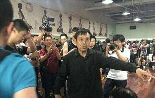 马保国打拳击(马保国打拳击的游戏)