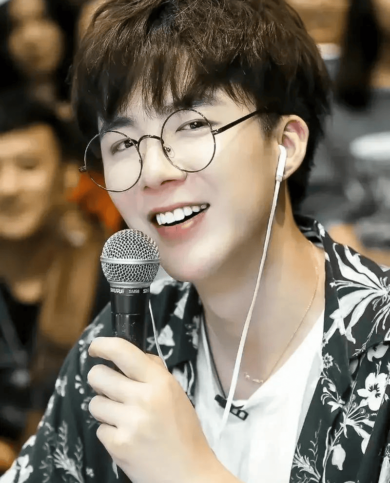 刘宇宁从草根到明星的逆袭_音乐_摩登_兄弟