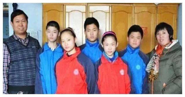 02年河北农妇生5胞胎,如今后悔不已,母亲:如果重来一个都不要