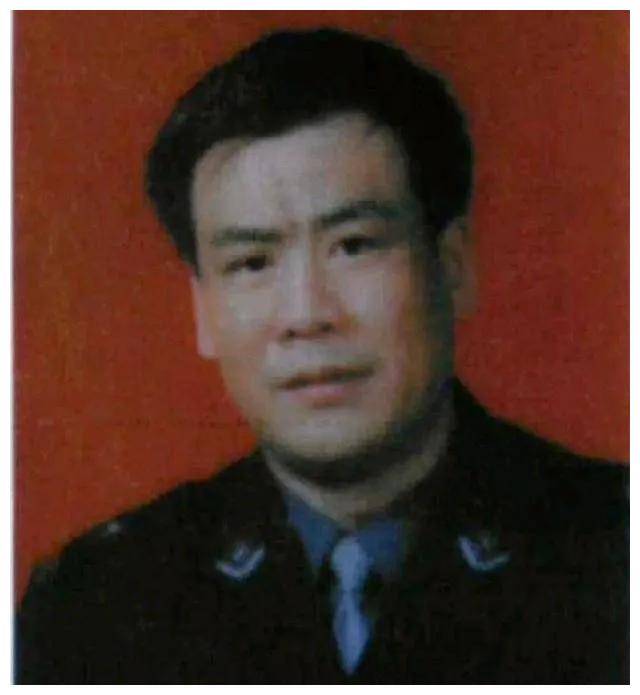 沈阳"黑老大"刘涌:枪击警察,行刑前在脚镣里塞一块钱.