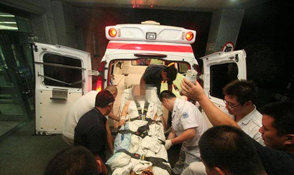 再然后就是警方收到了熊飞被人枪击昏迷不醒的消息.