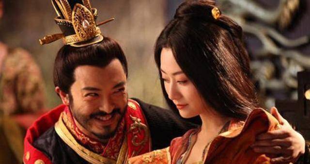 原创后燕慕容熙有多疯狂,抱着皇后的尸身入睡,当着百官面与亡妻交欢