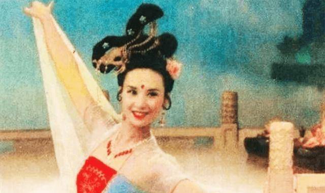 1958年,邱佩宁出生在北京的一个军人世家,是一位妥妥的大院子女.