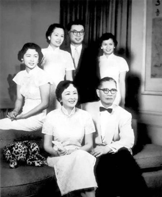第二代宋氏三姐妹:宋子文三个女儿,个个身材高挑,如花似玉