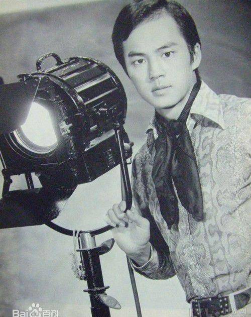 老一辈艺术家的颜值可以秒杀鹿晗,杨洋一众小鲜肉_姜大卫_中国_新会