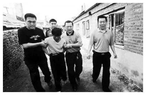 中国第一淫魔,疯狂作案34起,奸杀45人 ,被定性为"54"大案_王强_沈阳