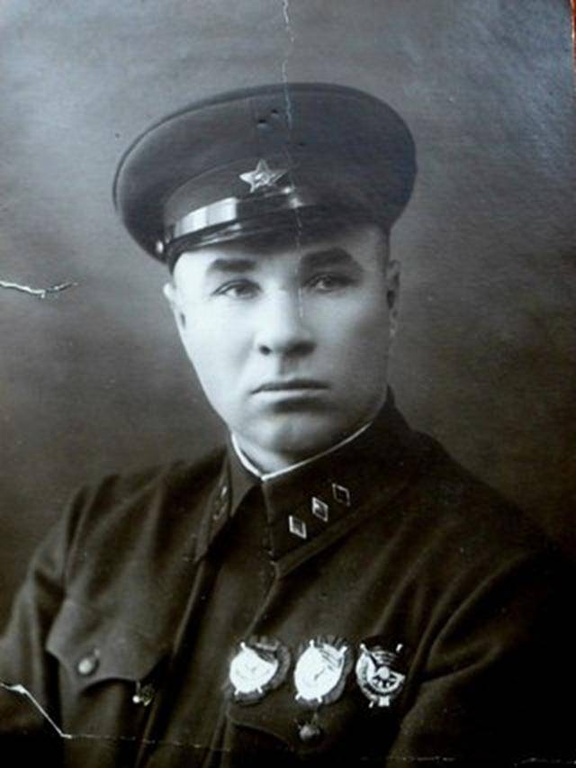 苏联的阿帕纳先科大将,1941年1月任远东方面军司令