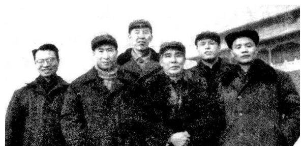1935年游击队长接到命令要开会，他转头下令赶紧撤退，这是为何？_贺敏学_老人_龚楚