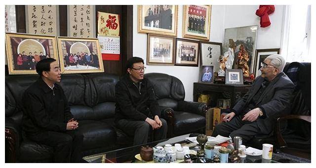 韩培信:曾主政苏州,扬州,后任江苏省委书记,政绩斐然,活97岁