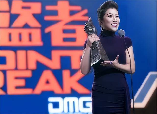 她是花样游泳的冠军，巅峰时选择加入演艺圈，如今卷44亿逃往美国_吴冰_公司_体操