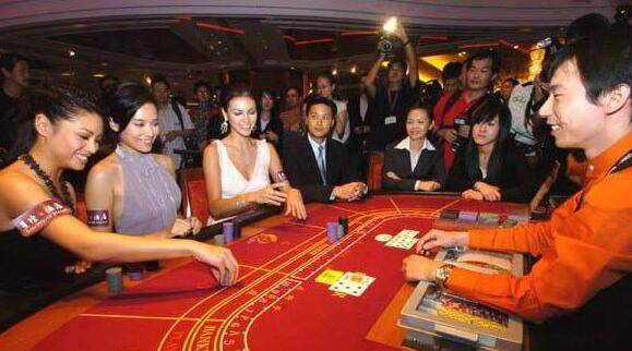 其实好处还是蛮多的,其中一个就是可以用来赌钱,郑才千曾经研究过扑克