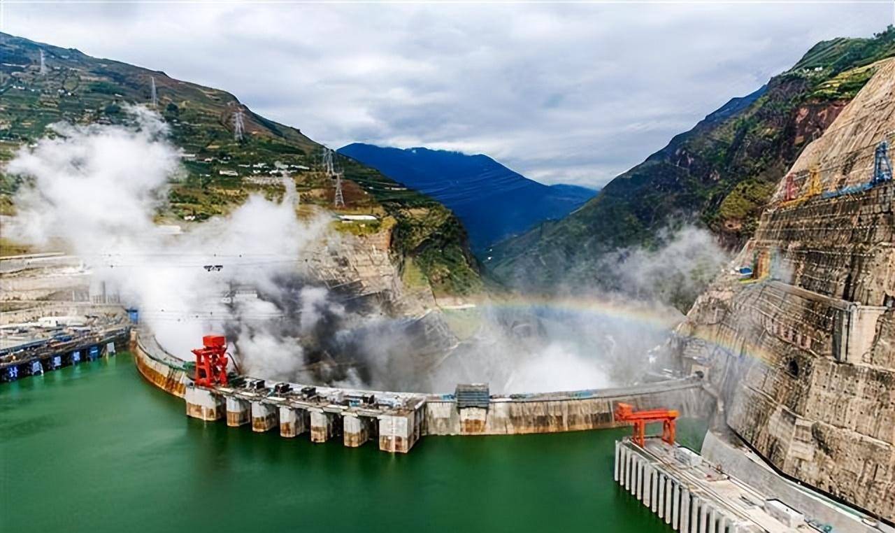 白鹤滩水电站 来自搜狐网