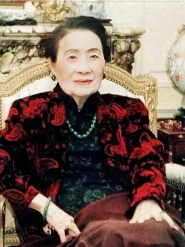 2003年,宋美龄在美国病逝,终年106岁.