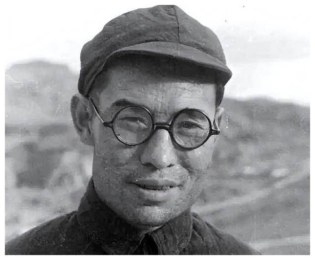刘志丹如果不牺牲,建国后能授什么军衔?地位能否超越高?_陕北红军_贡献_红一方面军