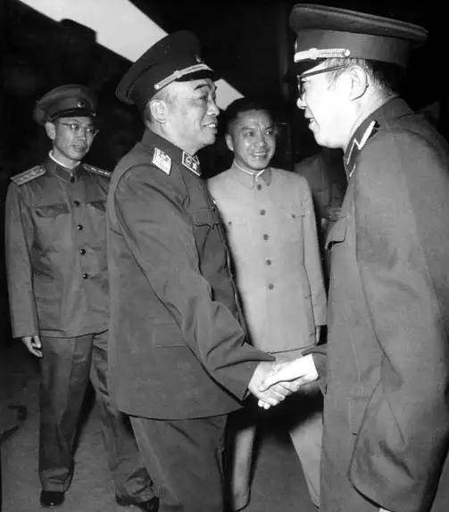 1959年,黄克诚在庐山责怪彭德怀:为什么不能当面谈,非要写信?_邓萍_红三军团_会议