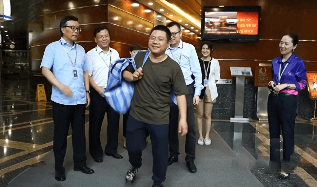 回顾身价35亿大老板,假扮农民工体验生活,上班第一天差点被开除_王均