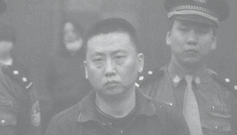 犯罪团伙利用人脉挪用企业存款,半年挥霍五千万后,东窗事发_徐志刚