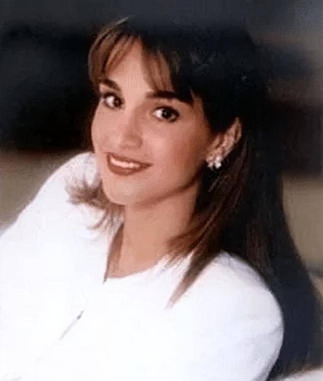 难民少女,29岁逆袭为阿拉伯世界最美王后_拉尼娅_阿卜杜拉_西方