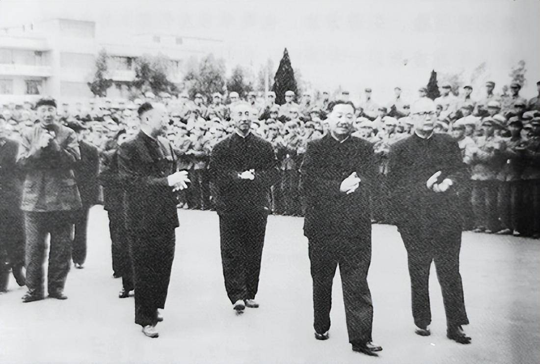 74年中央为贺龙恢复名誉,叶帅直言:我和贺龙个人关系并不是很好_廖汉生_叶剑英_毛主席