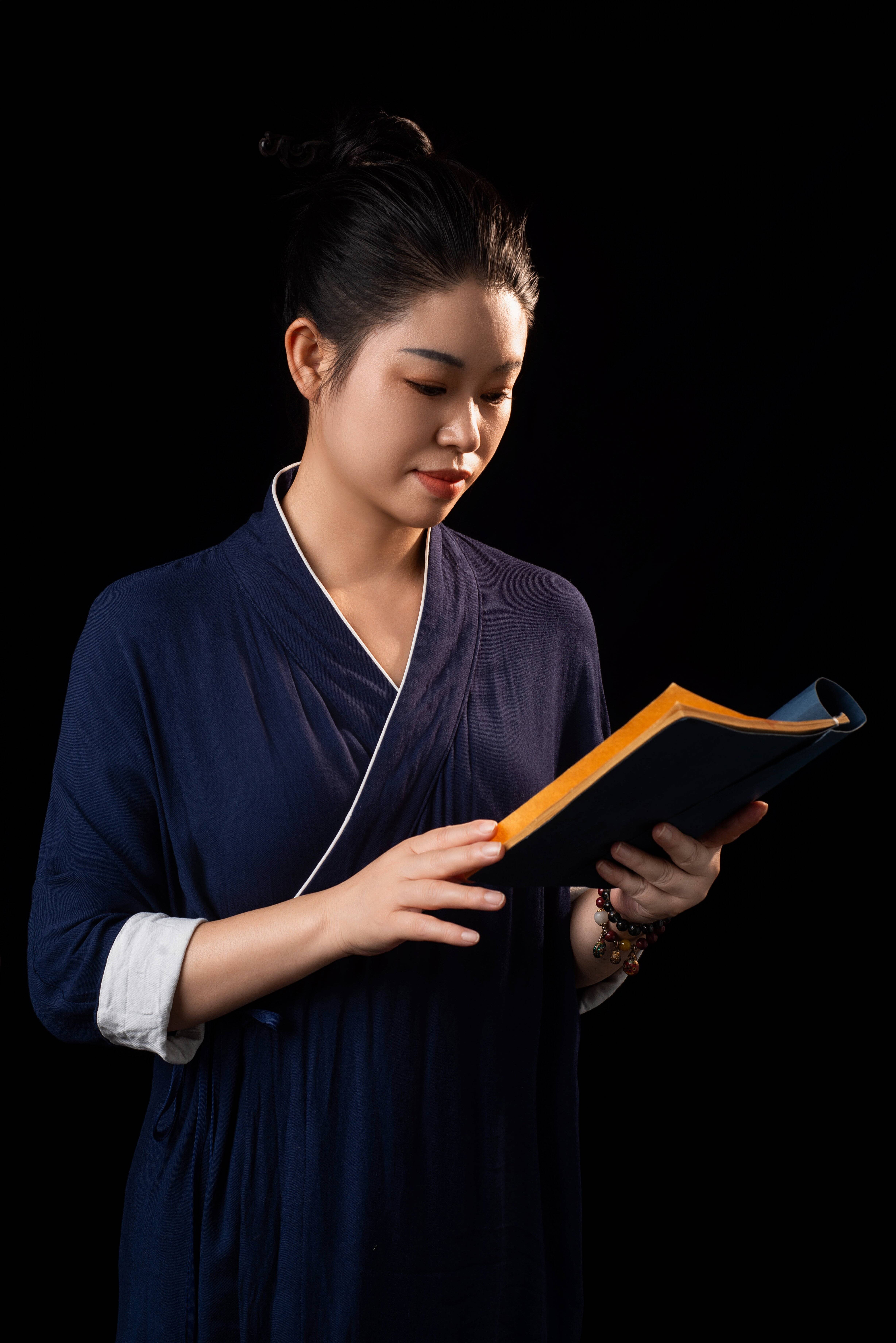 湖南女易经风水大师邓子需,师承易学泰斗传承优秀传统文化