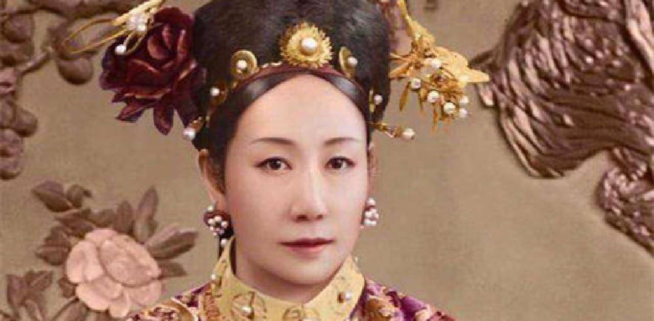 叶赫那拉家族的后人,身价500多亿,拥有北京内环整条街