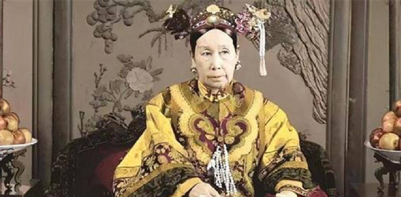 叶赫那拉家族的后人,身价500多亿,拥有北京内环整条街