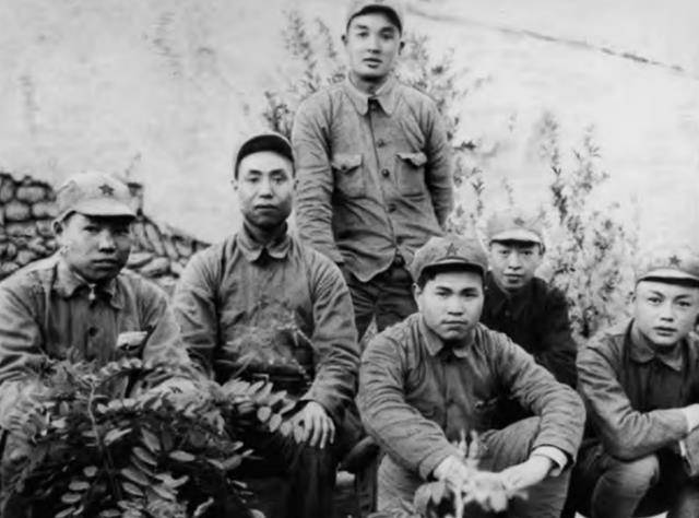 廖耀湘被俘后问韩先楚:你一棒就打掉我司令部,怎么找到位置的?_东北_解放军_曹祥仁