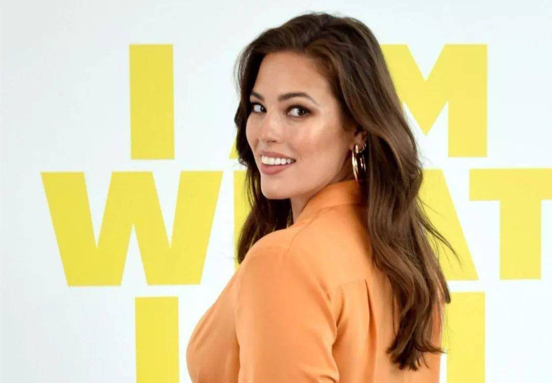 阿什利:全球身价最高的大码模特,体重200斤无赘肉,比卡戴珊美