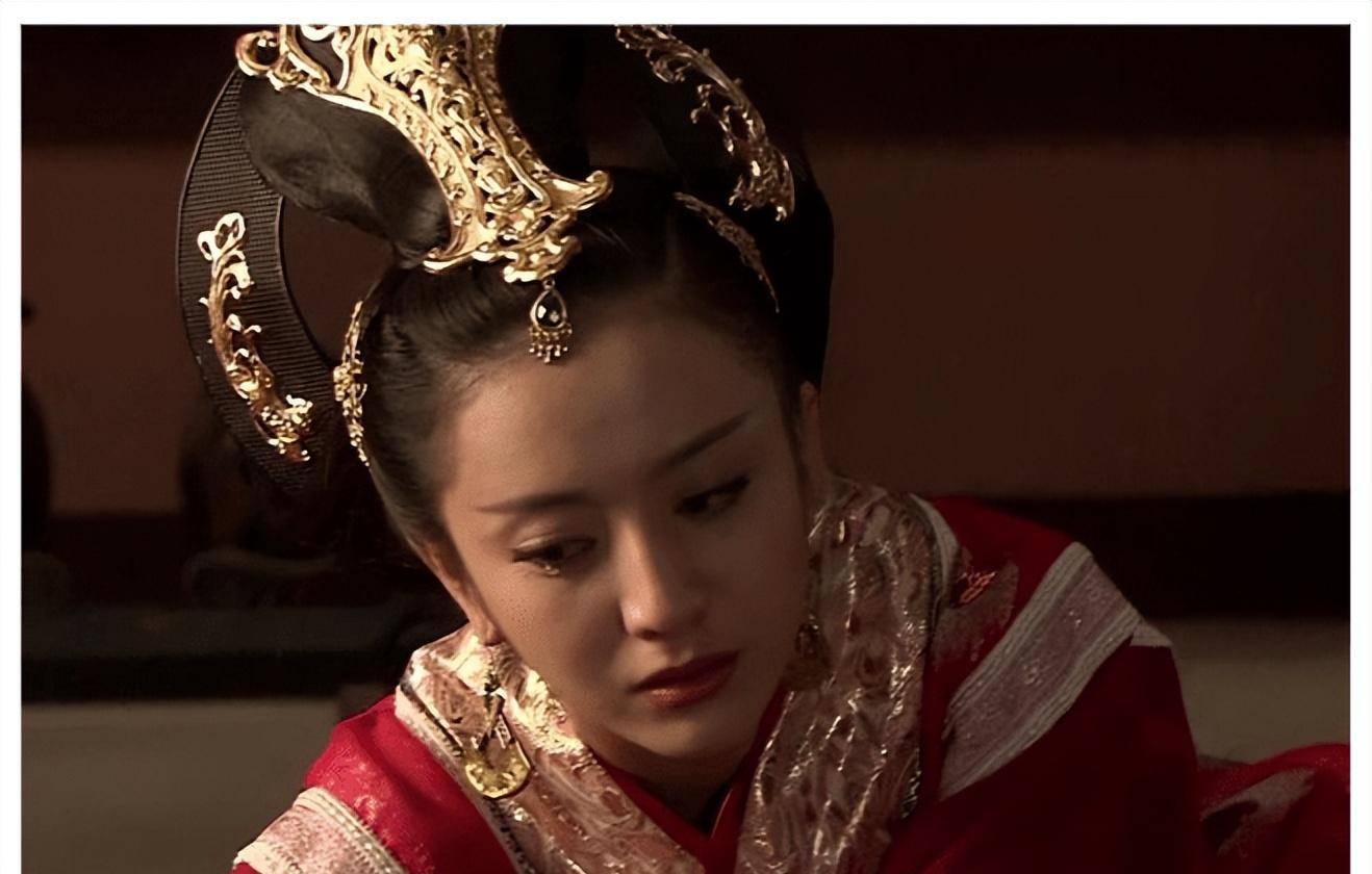 冠后宫,却让汉成帝暴毙在床,二人下场也很悲惨