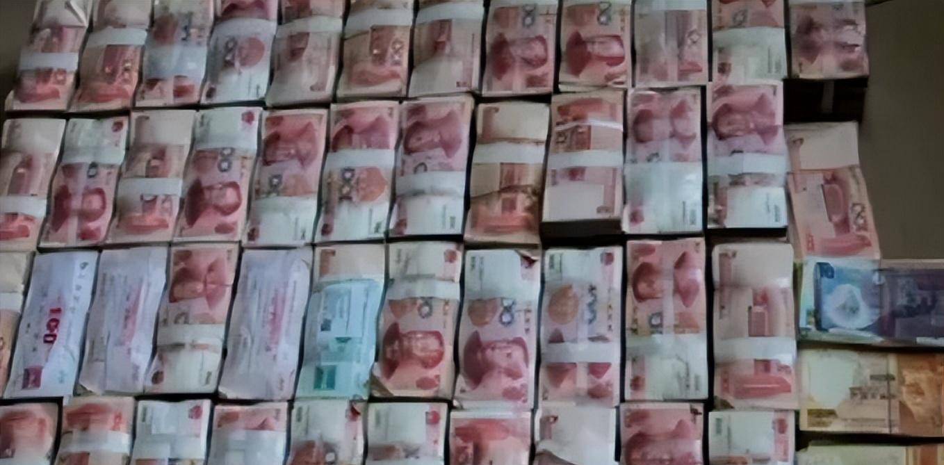 黑老大文三爷:一张银行卡流水超60亿,被抓时企图用2000万脱罪