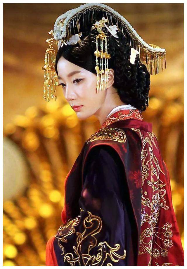卫子夫_楚服_后宫