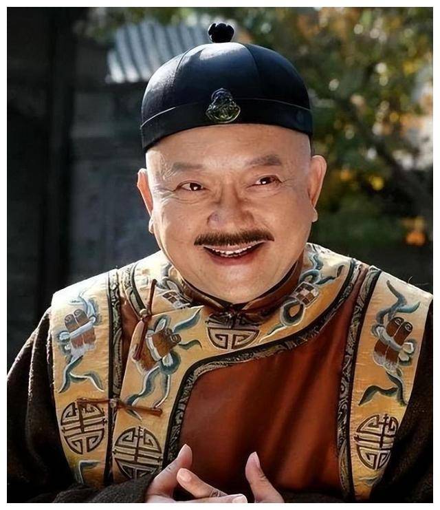 和珅家有张人皮,上朝前必上香鞠躬,抄家后献给皇帝,惊呼快烧掉_刘全