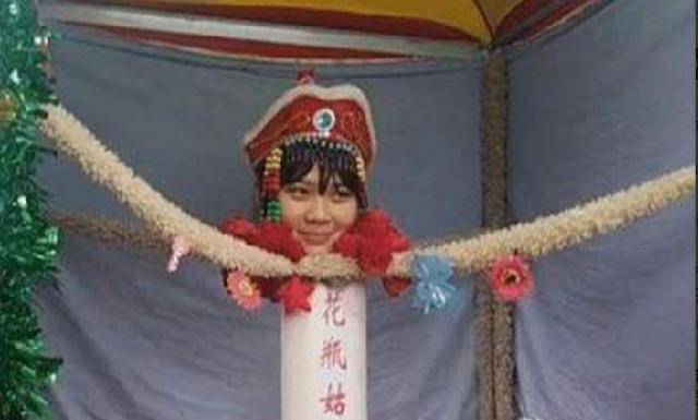 江湖骗术"花瓶姑娘":没有四肢,离开花瓶就会死,怎么做到的?