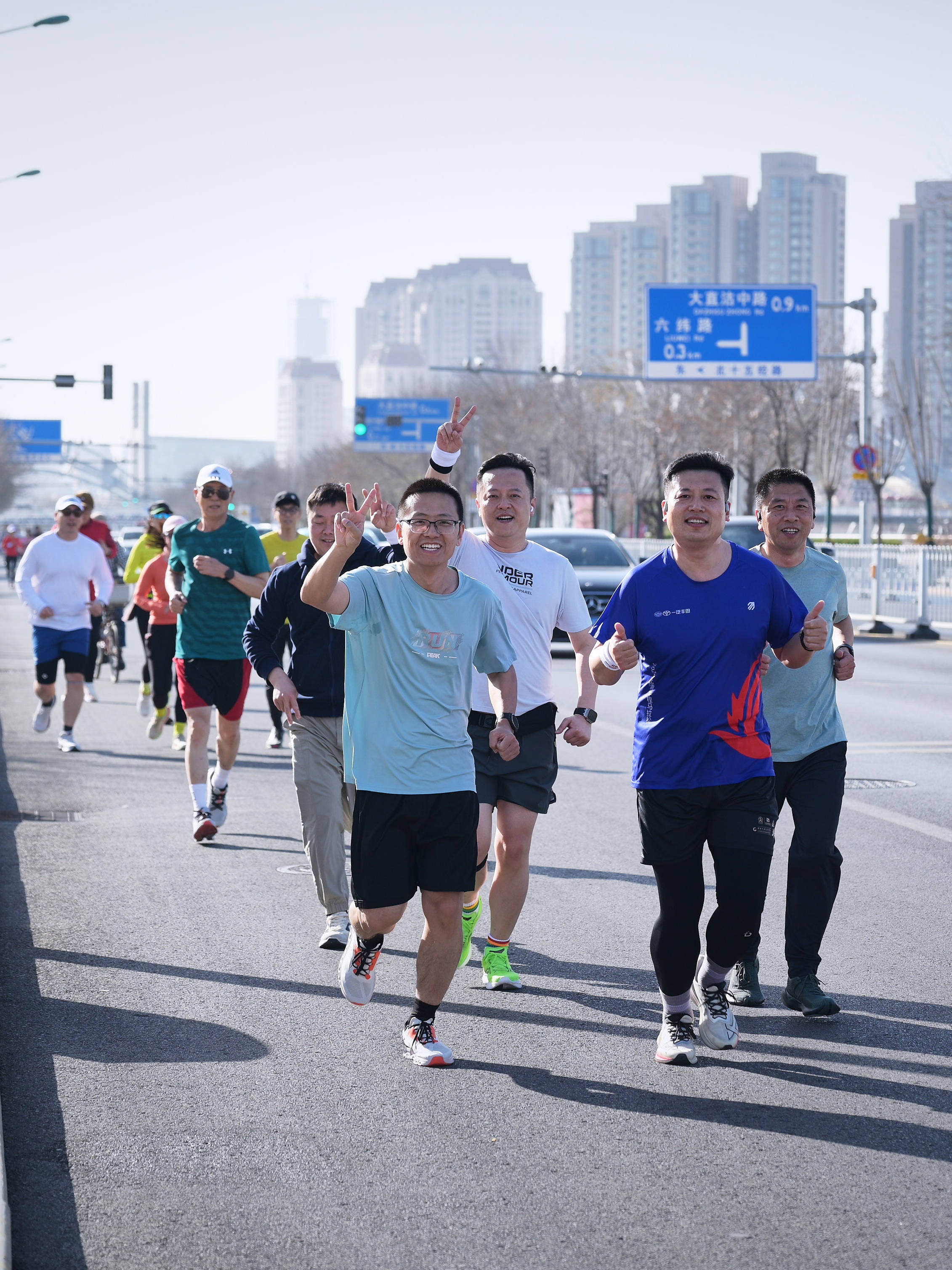 天津富力万达文华酒店举办 【"万"步织春·活力共生】主题健康跑活动